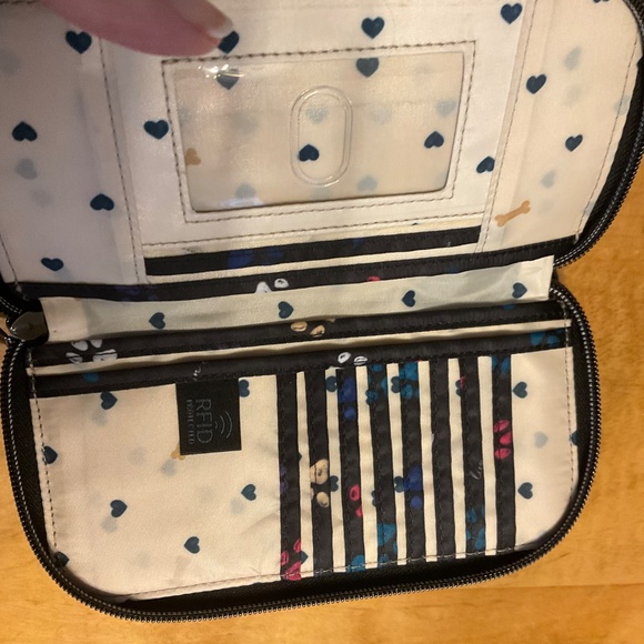 LUG Tram Zip RFID Wallet - Picture 2 of 5